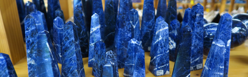 Sodalith Obelisk