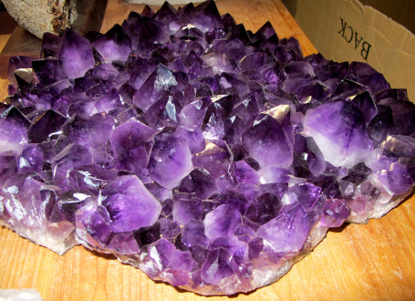 schönes Amethyst Stück in Form und Farbe...