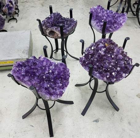 Salontische oder Beistelltische aus Amethyst gefertigt