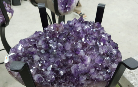 Salontische oder Beistelltische aus Amethyst gefertigt